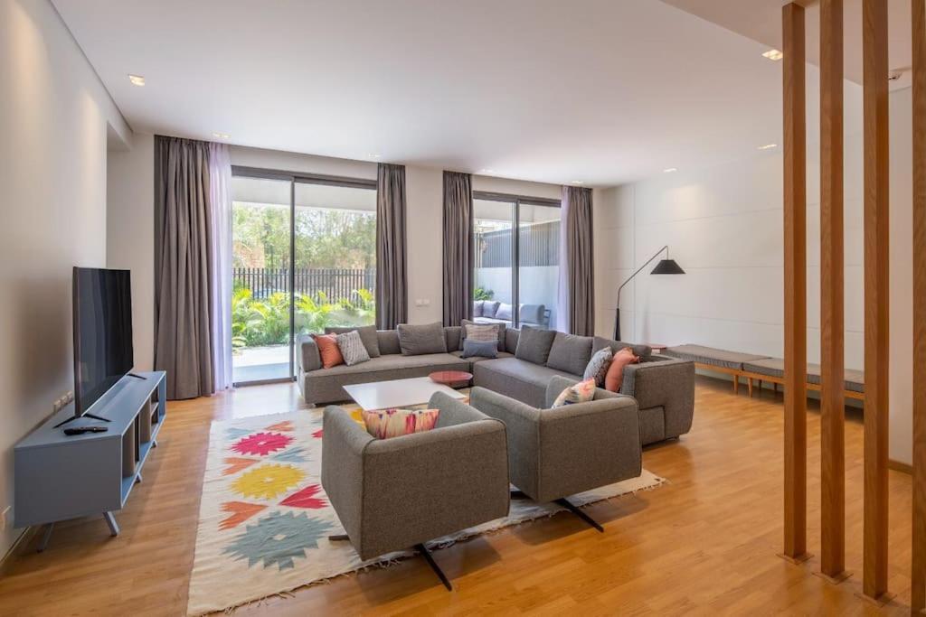 Apartment Varenna At West Golf Extension *